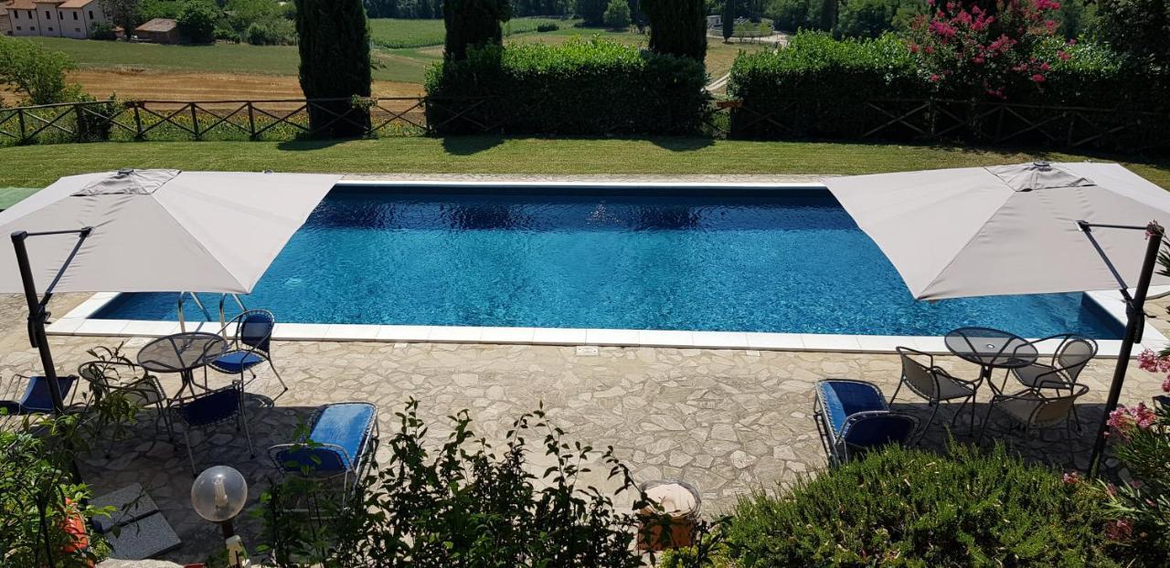 Case In Campagna Con Piscina A Todi Eksteriør billede